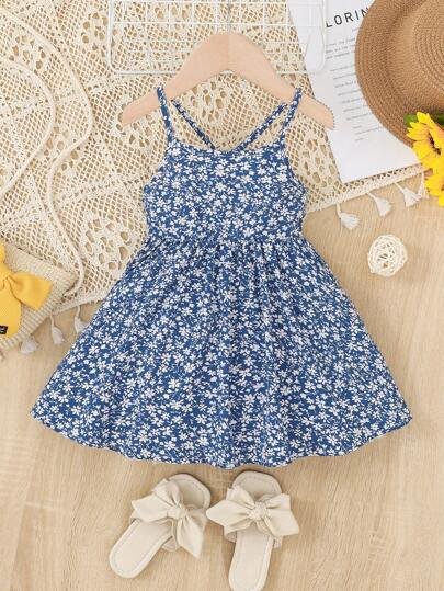 فستان بطبعة أزهار صغيرة